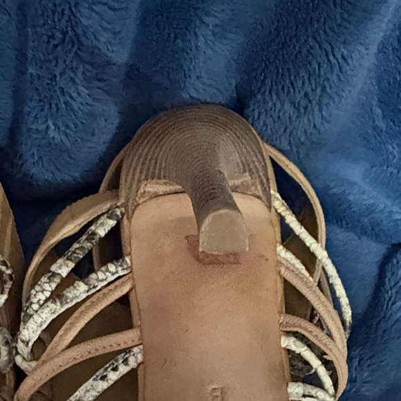 Coach Tan Sandals - Picture 11 of 15